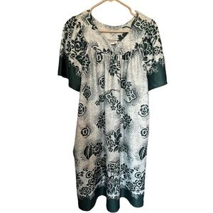 Vintage Lounge Dress Robe Pearl Snaps. Size Large.